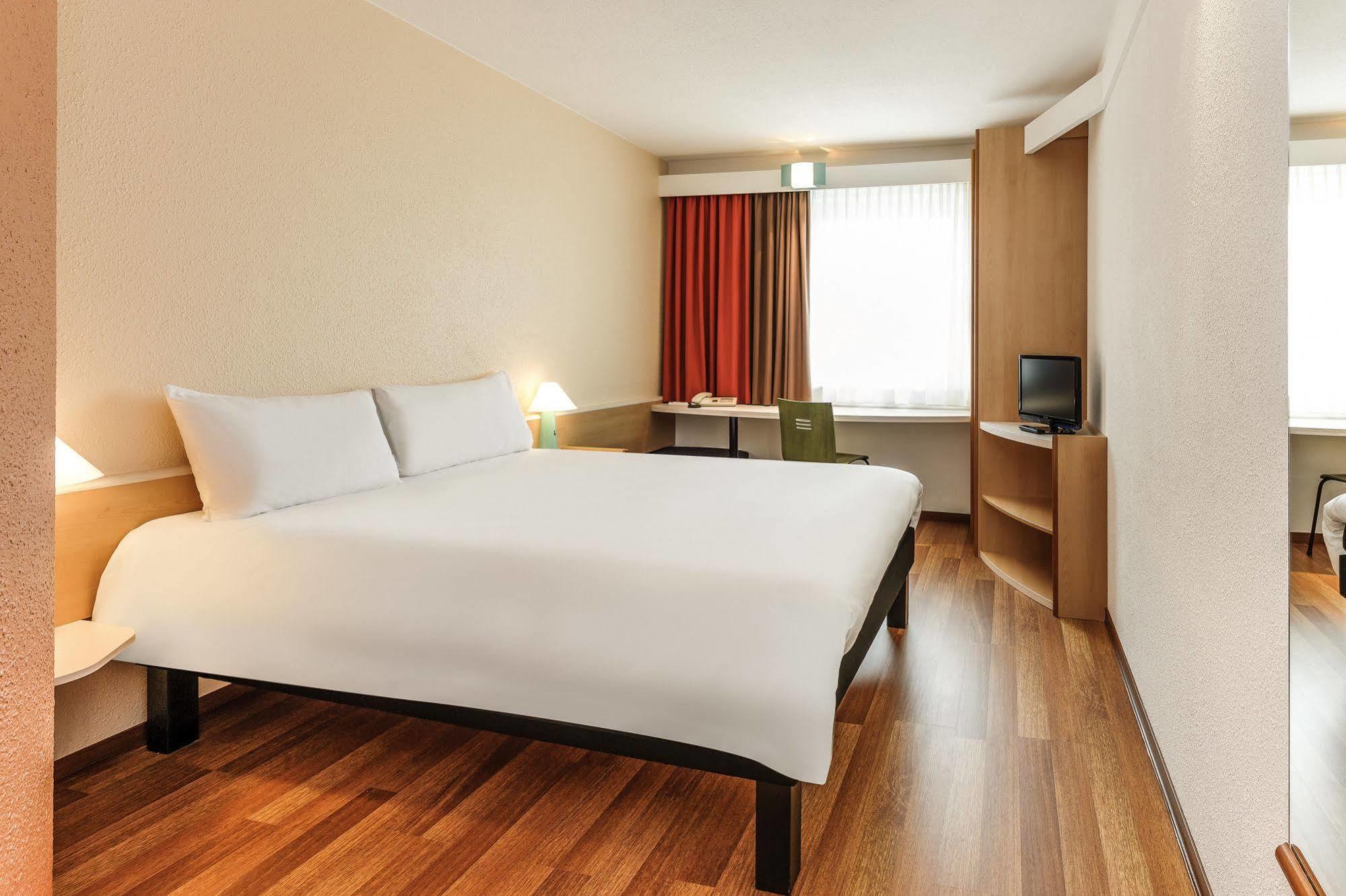Ibis Hotel Muenchen Messe Фельдкирхен Экстерьер фото